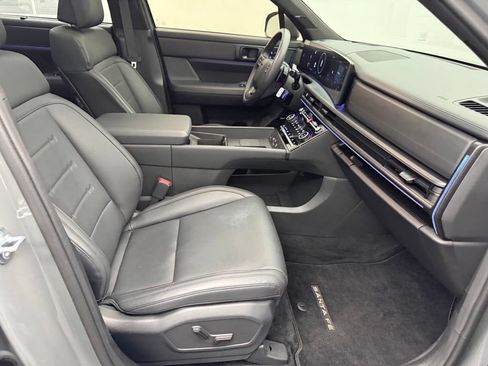 Used 2025 Hyundai Santa Fe Calligraphy w/ Tow & Go Package AWD/4WD image 38