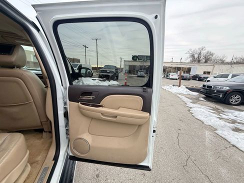 Used 2008 GMC Yukon XL Denali image 15