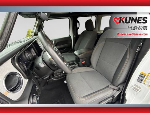 Used 2024 Jeep Wrangler Unlimited Sahara AWD/4WD image 20