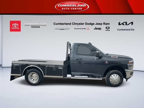 Used 2026 RAM 3500 Tradesman w/ Chrome Appearance Group image 9