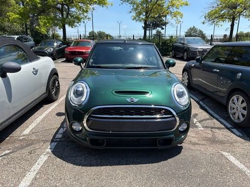Used 2017 MINI Cooper S FWD image 2
