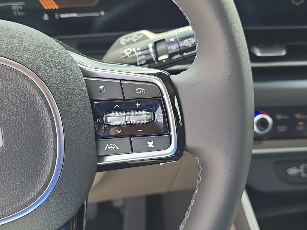 New 2026 Kia Carnival FWD image 31