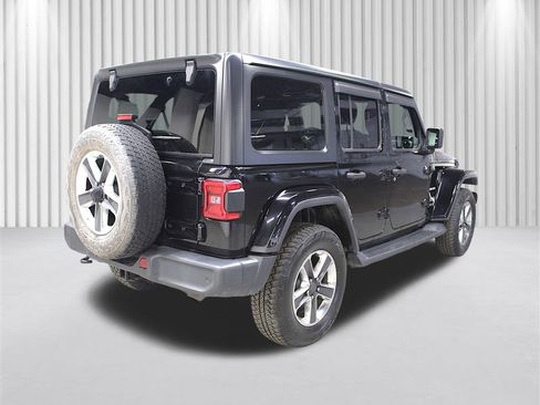 Certified 2018 Jeep Wrangler Unlimited Sahara w/ Dual Top Group image 3