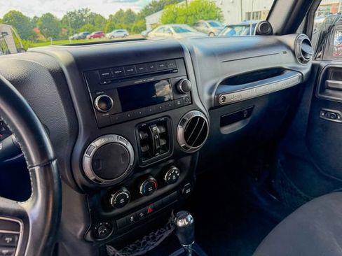 Used 2014 Jeep Wrangler Unlimited Sport w/ Quick Order Package 24S AWD/4WD image 10