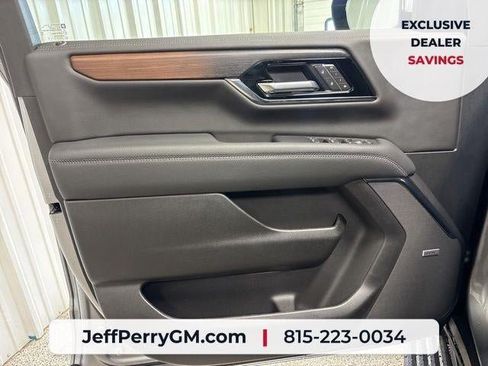 New 2026 GMC Yukon Denali w/ Denali Reserve Package AWD/4WD image 8