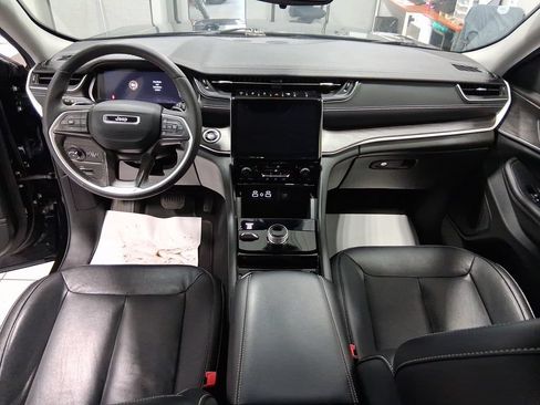 Used 2023 Jeep Grand Cherokee Limited AWD/4WD image 23
