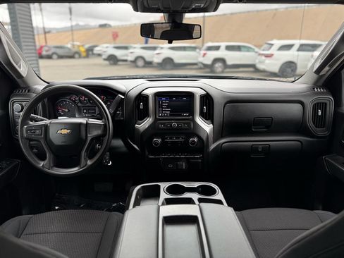 Used 2020 Chevrolet Silverado 1500 Custom w/ Custom Value Package AWD/4WD image 17