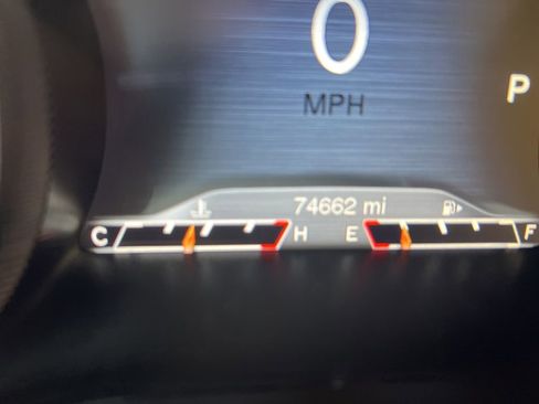 Used 2017 Jeep Cherokee Limited w/ Luxury Group image 6