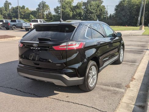 Used 2023 Ford Edge SEL w/ Convenience Package AWD/4WD image 3