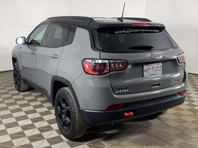Used 2023 Jeep Compass Trailhawk w/ Trailhawk Convenience Group AWD/4WD image 10