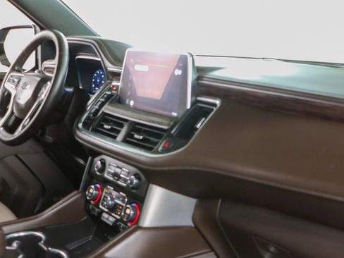 Used 2023 Chevrolet Suburban Z71 w/ Luxury Package image 30