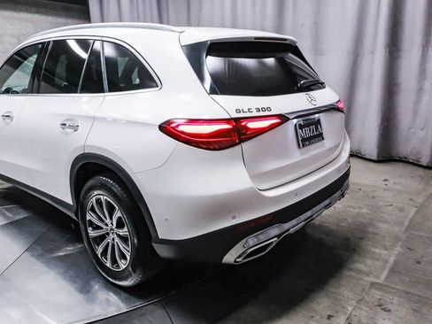 Certified 2025 Mercedes-Benz GLC 300 image 8