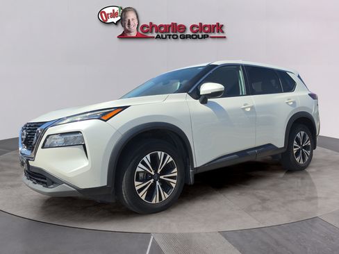 Used 2023 Nissan Rogue SV FWD image 1