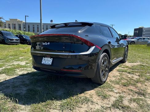 New 2025 Kia EV6 Light w/ Light LR Technology Package image 3