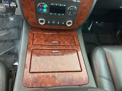 Used 2012 Chevrolet Suburban LTZ AWD/4WD image 18