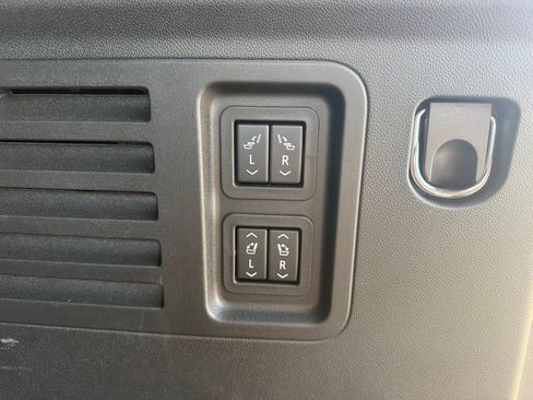 Certified 2026 Chevrolet Traverse High Country AWD/4WD image 35
