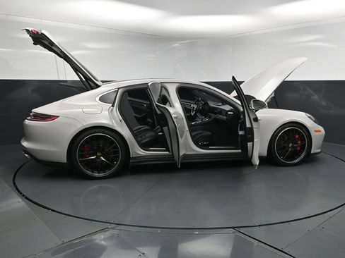 Certified 2020 Porsche Panamera GTS AWD/4WD image 33