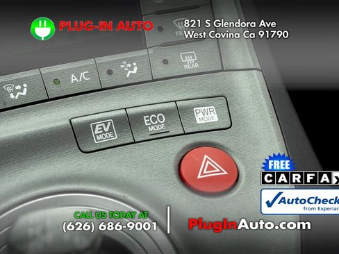 Used 2012 Toyota Prius Three w/ Solar Roof Pkg FWD image 21