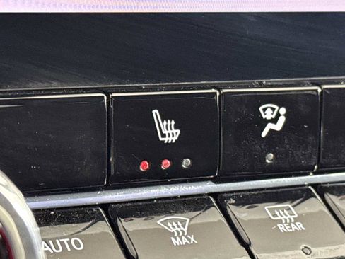 Used 2024 GMC Canyon Elevation w/ Convenience Package image 28