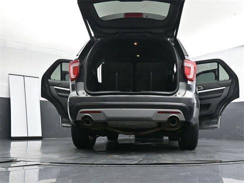 Used 2016 Ford Explorer XLT w/ Equipment Group 202A image 42