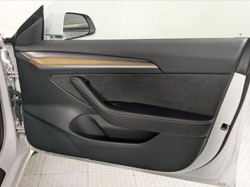 Used 2023 Tesla Model 3 Standard Range image 22