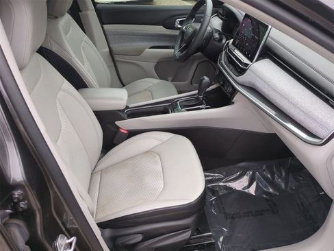 Certified 2022 Jeep Compass Latitude image 21