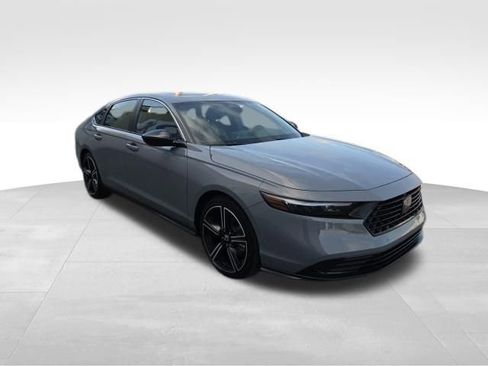 Used 2025 Honda Accord Sport image 8