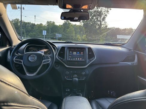 Used 2017 Jeep Cherokee Limited AWD/4WD image 38