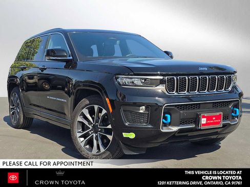 Used 2022 Jeep Grand Cherokee Overland w/ Luxury Tech Group IV AWD/4WD image 1
