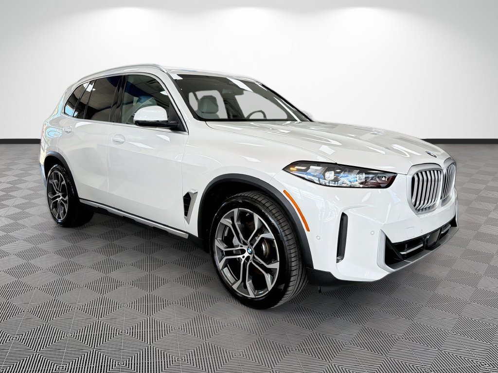 Used 2026 BMW X5 xDrive40i AWD/4WD image 1