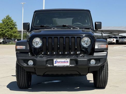Used 2021 Jeep Wrangler Sport AWD/4WD image 7