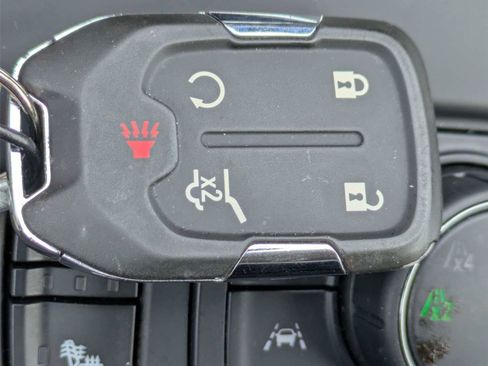 Used 2024 GMC Terrain SLE w/ Driver Convenience Package AWD/4WD image 32