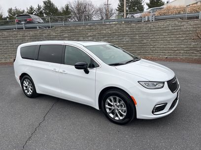 New 2026 Chrysler Pacifica Limited