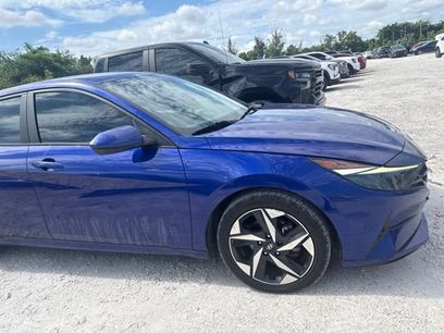Used 2023 Hyundai Elantra SEL w/ Convenience Package