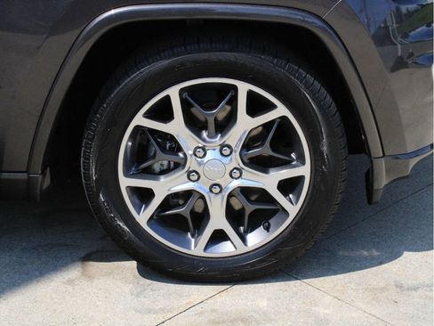 Used 2021 Jeep Grand Cherokee Overland AWD/4WD image 37