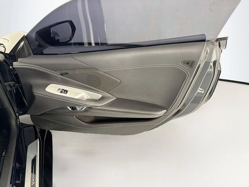 Used 2021 Chevrolet Corvette Stingray Coupe w/ Body-Color Dual Roof Package RWD image 22