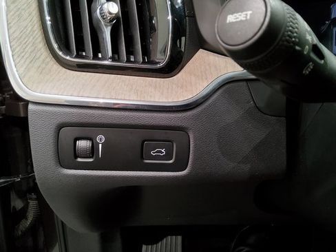 Used 2022 Volvo XC60 B5 Inscription w/ Advanced Package image 30