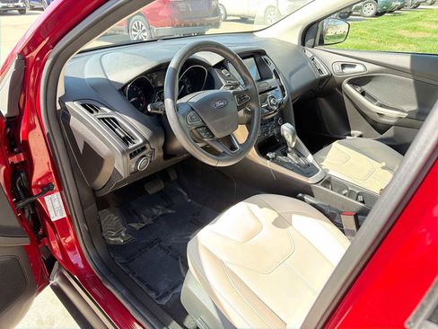 Used 2017 Ford Focus Titanium w/ Titanium Technology Package image 2