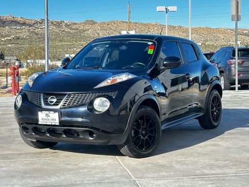 Used 2013 Nissan Juke SV image 3
