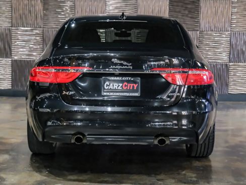Used 2020 Jaguar XF Prestige RWD image 9