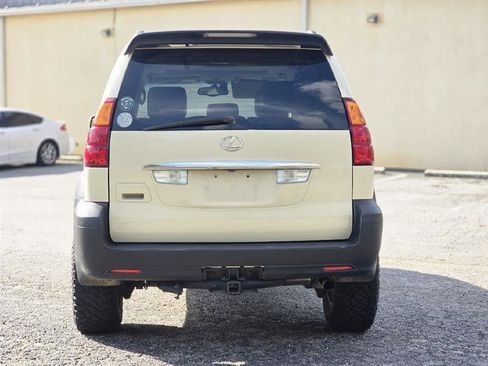 Used 2005 Lexus GX 470 image 4