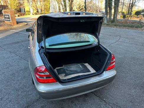 Used 2006 Mercedes-Benz E 500 Sedan image 13