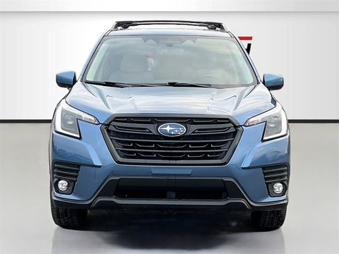 Used 2024 Subaru Forester Premium image 2