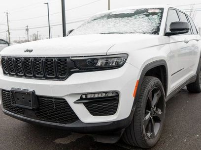 Used 2024 Jeep Grand Cherokee Limited w/ Black Appearance Package