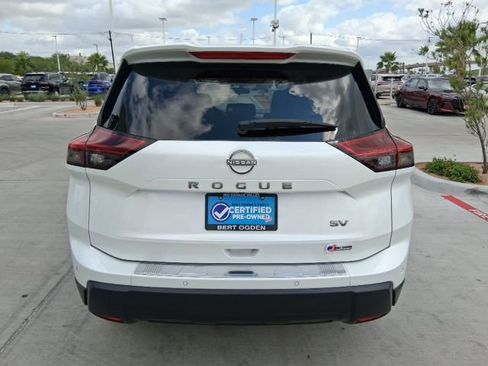 Used 2024 Nissan Rogue SV w/ SV Premium Package FWD image 5
