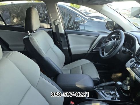 Used 2017 Toyota RAV4 Limited AWD/4WD image 9