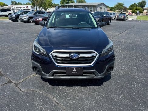 Used 2018 Subaru Outback 2.5i AWD/4WD image 6