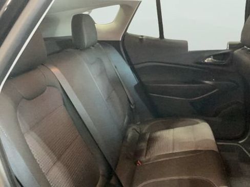 Used 2025 Chevrolet Trax LT w/ LT Convenience Package FWD image 15