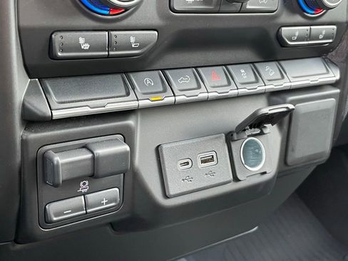 Used 2021 Chevrolet Silverado 1500 RST image 19