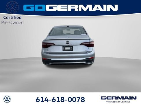 Used 2023 Volkswagen Jetta SE w/ Panoramic Sunroof Package FWD image 7